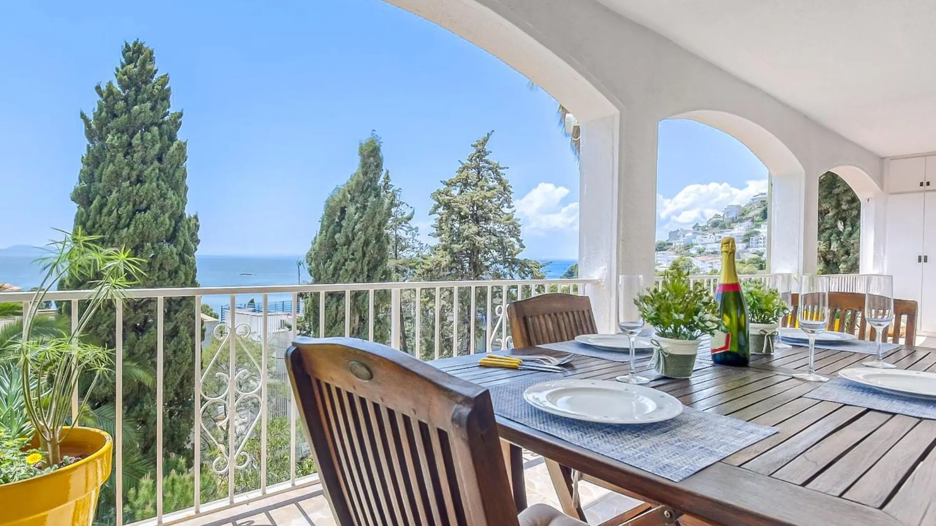 Beautiful Apartment With View Roses 0*,